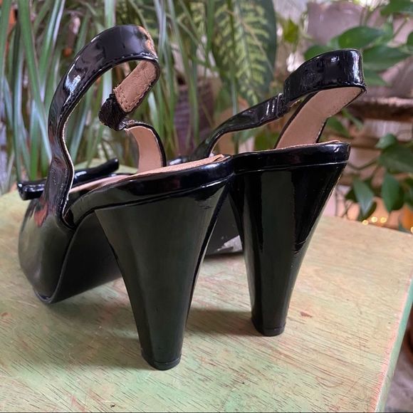 Two Lips Sayah Black Faux Patent Leather Slingback Pump Peep Toe Heels Bow 6 - Picture 3 of 11